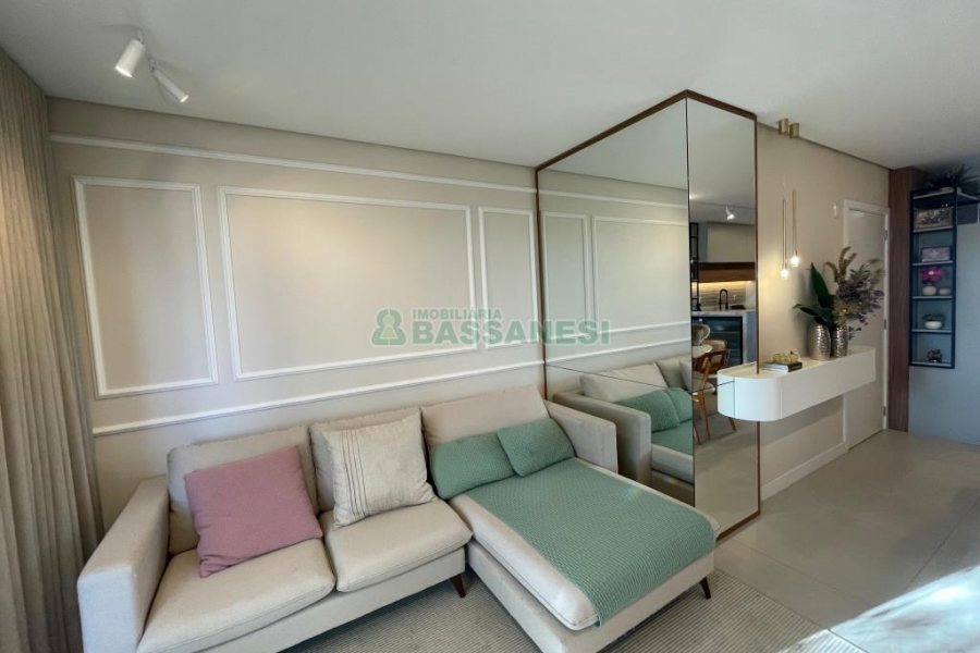 Apartamento com 110m², 3 dormitórios, 2 vagas, no bairro Madureira em Caxias do Sul para Comprar