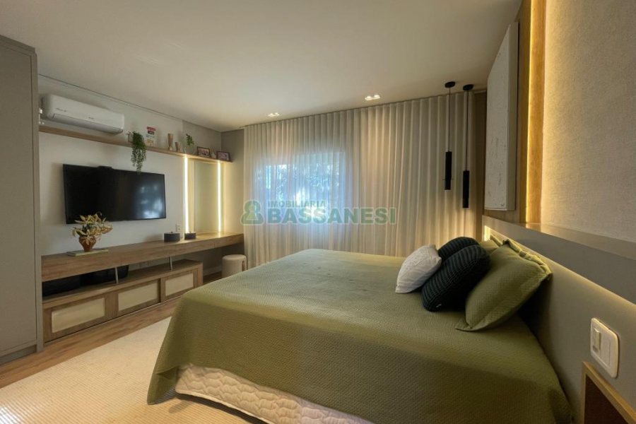 Apartamento com 110m², 3 dormitórios, 2 vagas, no bairro Madureira em Caxias do Sul para Comprar