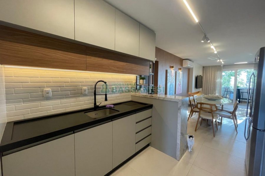 Apartamento com 110m², 3 dormitórios, 2 vagas, no bairro Madureira em Caxias do Sul para Comprar