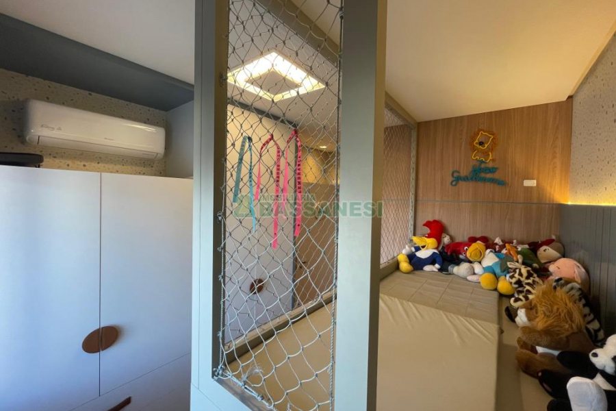 Apartamento com 110m², 3 dormitórios, 2 vagas, no bairro Madureira em Caxias do Sul para Comprar