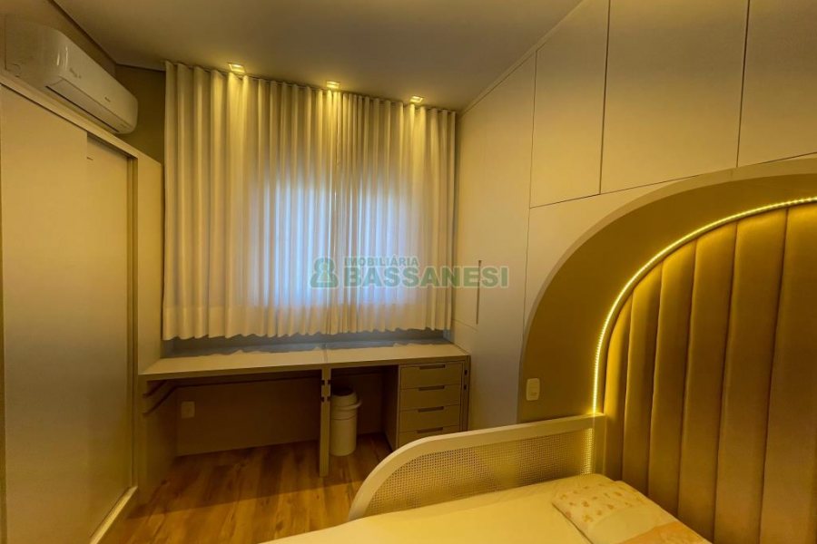 Apartamento com 110m², 3 dormitórios, 2 vagas, no bairro Madureira em Caxias do Sul para Comprar