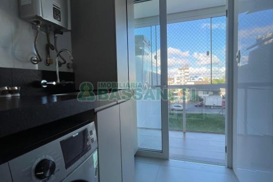 Apartamento com 110m², 3 dormitórios, 2 vagas, no bairro Madureira em Caxias do Sul para Comprar