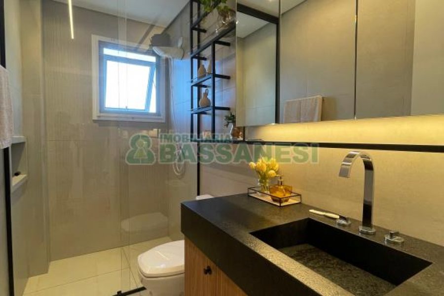 Apartamento com 110m², 3 dormitórios, 2 vagas, no bairro Madureira em Caxias do Sul para Comprar