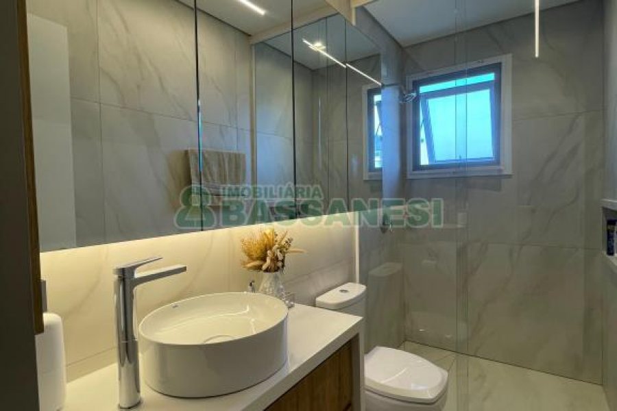 Apartamento com 110m², 3 dormitórios, 2 vagas, no bairro Madureira em Caxias do Sul para Comprar