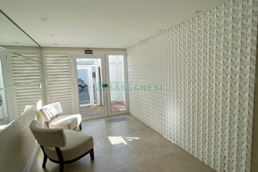 Apartamento com 110m², 3 dormitórios, 2 vagas, no bairro Madureira em Caxias do Sul para Comprar