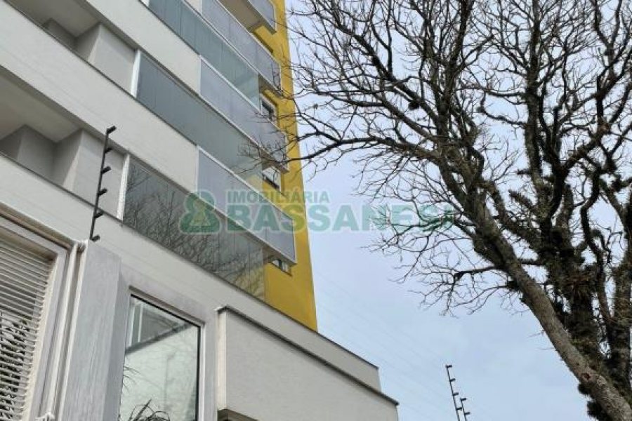Apartamento com 110m², 3 dormitórios, 2 vagas, no bairro Madureira em Caxias do Sul para Comprar
