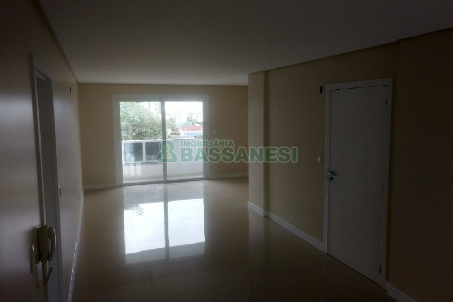 Apartamento com 110m², 3 dormitórios, 2 vagas, no bairro Madureira em Caxias do Sul para Comprar