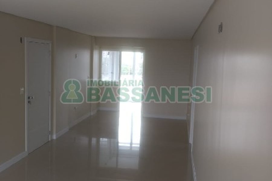 Apartamento com 110m², 3 dormitórios, 2 vagas, no bairro Madureira em Caxias do Sul para Comprar