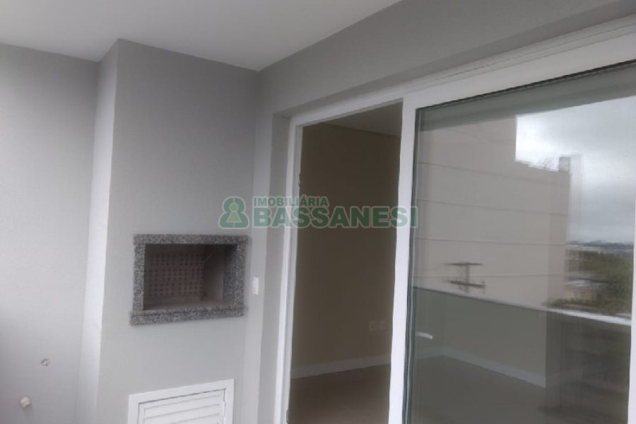 Apartamento com 110m², 3 dormitórios, 2 vagas, no bairro Madureira em Caxias do Sul para Comprar