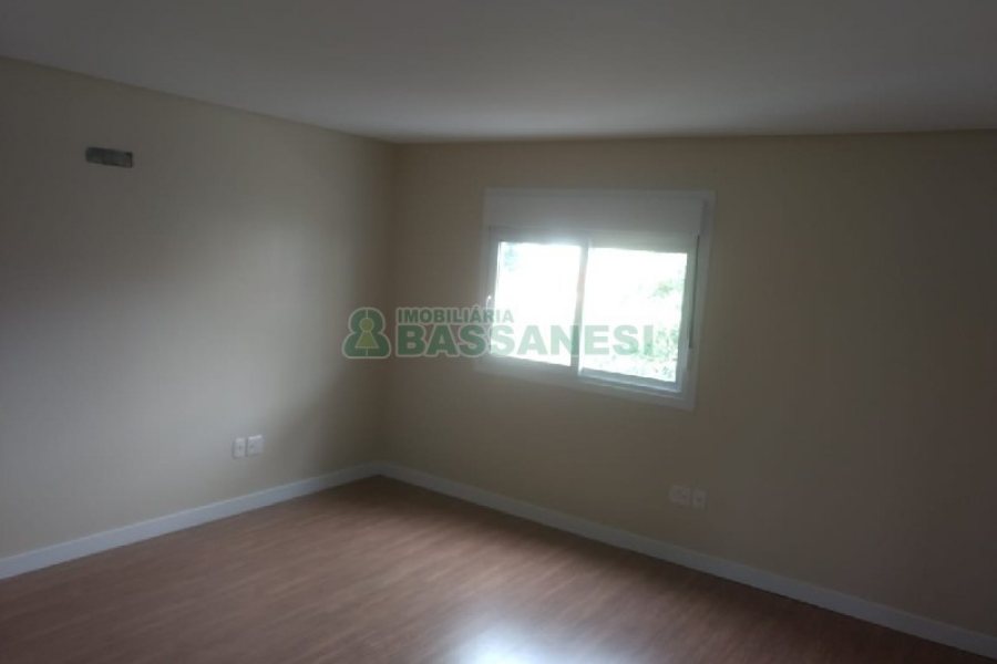 Apartamento com 110m², 3 dormitórios, 2 vagas, no bairro Madureira em Caxias do Sul para Comprar