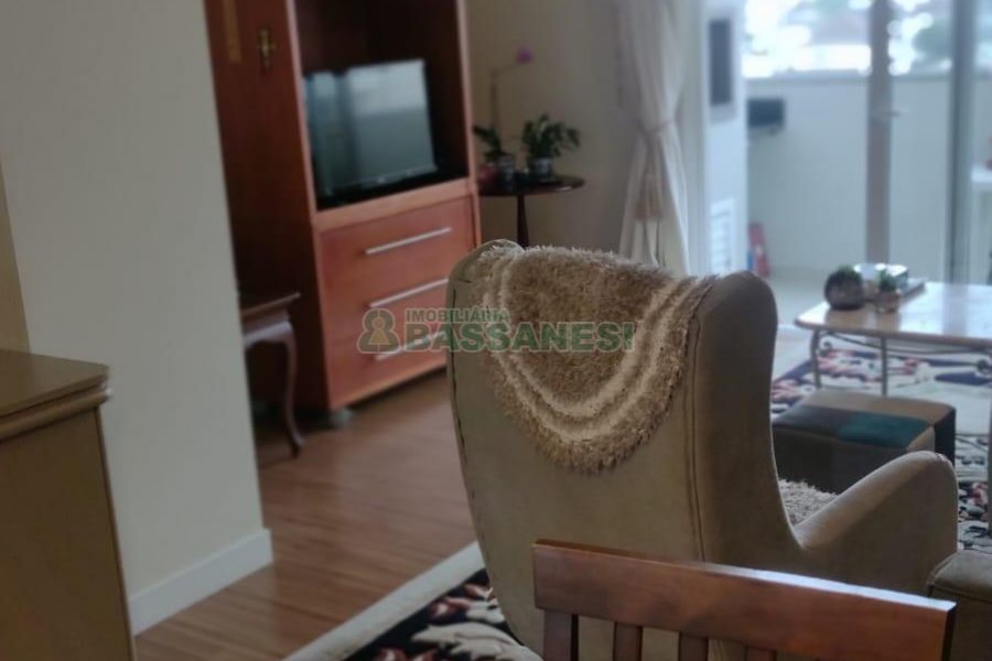 Apartamento com 108m², 3 dormitórios, 2 vagas, no bairro Madureira em Caxias do Sul para Comprar