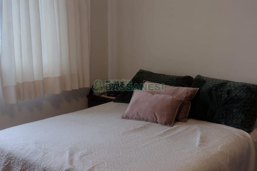Apartamento com 108m², 3 dormitórios, 2 vagas, no bairro Madureira em Caxias do Sul para Comprar
