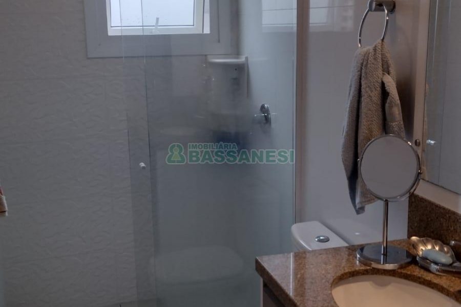 Apartamento com 108m², 3 dormitórios, 2 vagas, no bairro Madureira em Caxias do Sul para Comprar