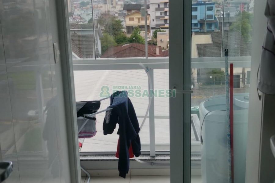 Apartamento com 108m², 3 dormitórios, 2 vagas, no bairro Madureira em Caxias do Sul para Comprar