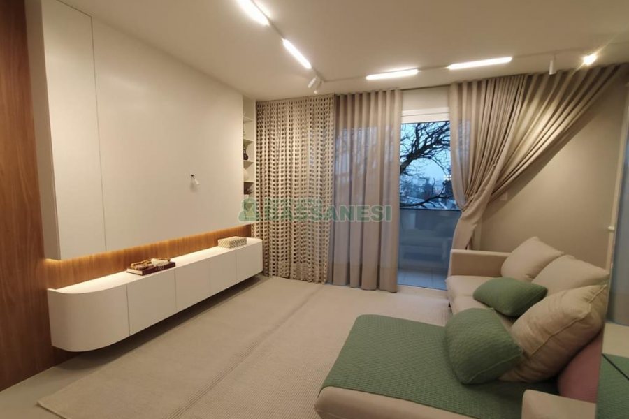 Apartamento com 108m², 3 dormitórios, 2 vagas, no bairro Madureira em Caxias do Sul para Comprar