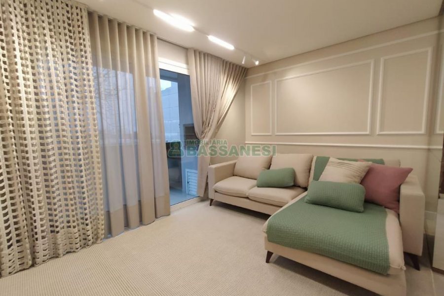 Apartamento com 108m², 3 dormitórios, 2 vagas, no bairro Madureira em Caxias do Sul para Comprar