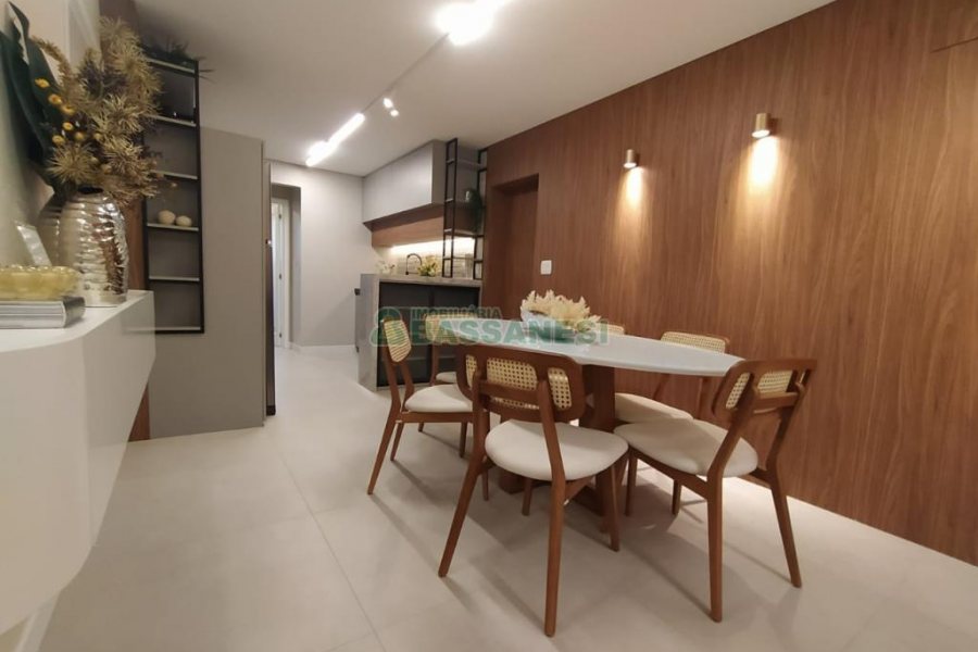 Apartamento com 108m², 3 dormitórios, 2 vagas, no bairro Madureira em Caxias do Sul para Comprar