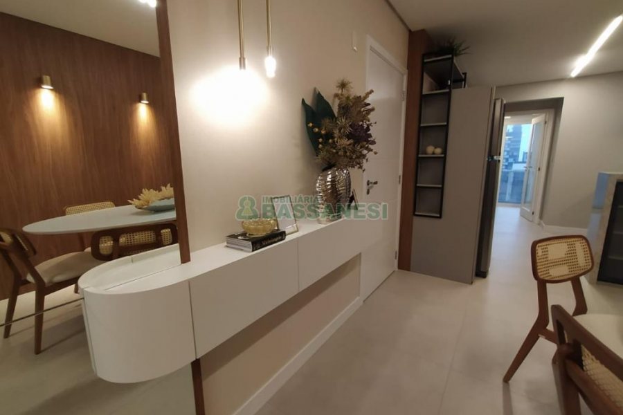 Apartamento com 108m², 3 dormitórios, 2 vagas, no bairro Madureira em Caxias do Sul para Comprar