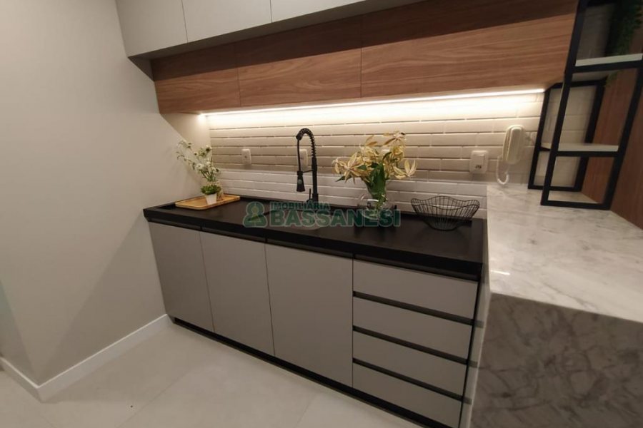 Apartamento com 108m², 3 dormitórios, 2 vagas, no bairro Madureira em Caxias do Sul para Comprar