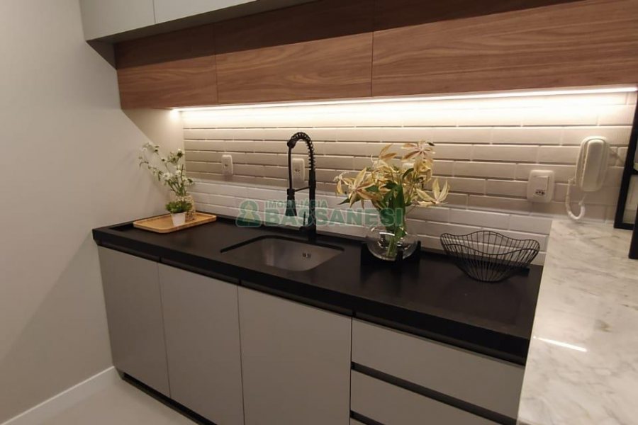 Apartamento com 108m², 3 dormitórios, 2 vagas, no bairro Madureira em Caxias do Sul para Comprar