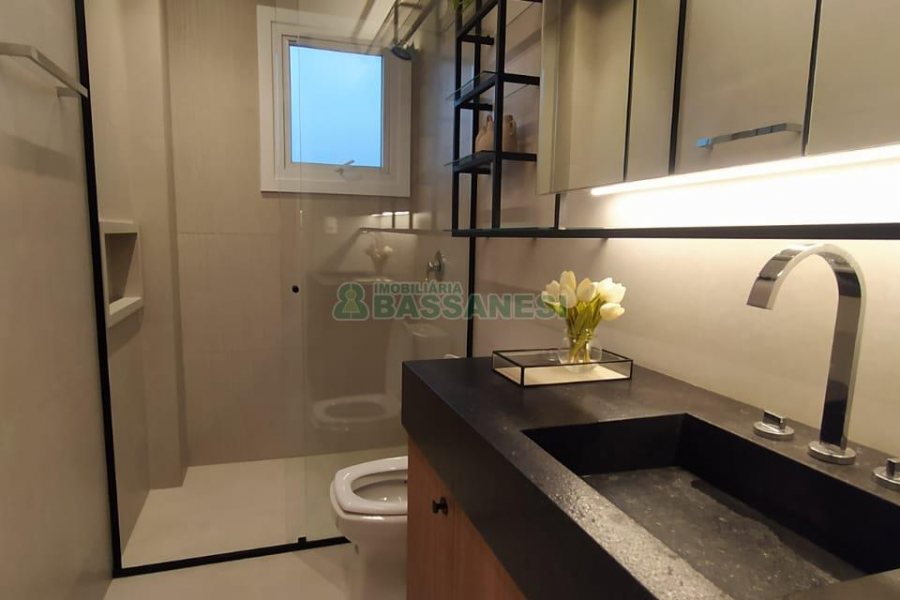 Apartamento com 108m², 3 dormitórios, 2 vagas, no bairro Madureira em Caxias do Sul para Comprar