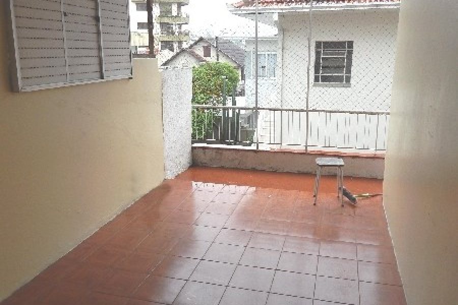Casa com 111m², 4 dormitórios, no bairro Pio X em Caxias do Sul para Comprar
