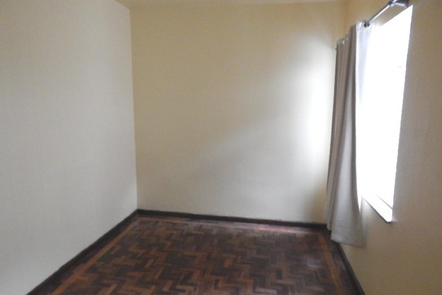 Casa com 111m², 4 dormitórios, no bairro Pio X em Caxias do Sul para Comprar