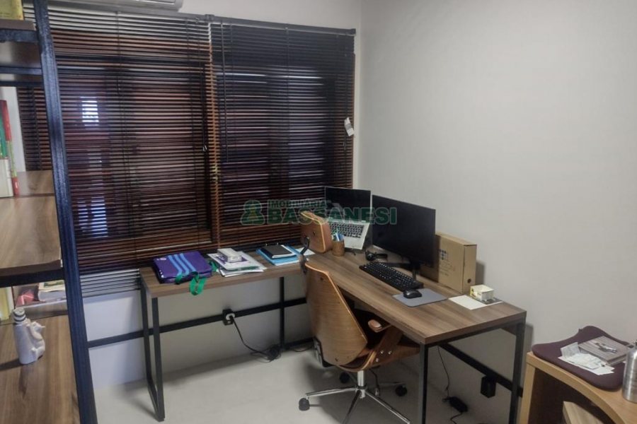 Casa com 892m², 7 dormitórios, 4 vagas, no bairro Petrópolis em Caxias do Sul para Alugar ou Comprar