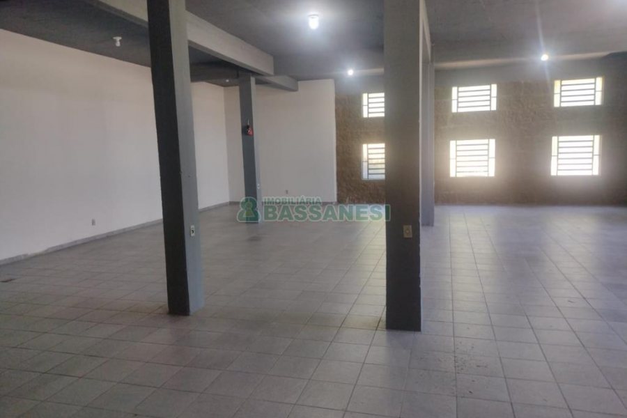 Casa com 892m², 7 dormitórios, 4 vagas, no bairro Petrópolis em Caxias do Sul para Alugar ou Comprar