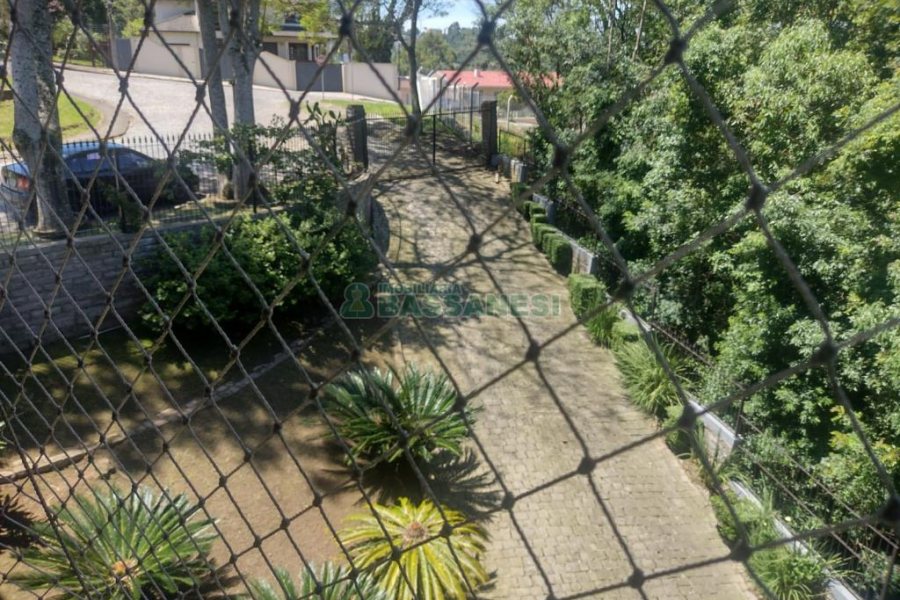 Casa com 892m², 7 dormitórios, 4 vagas, no bairro Petrópolis em Caxias do Sul para Alugar ou Comprar