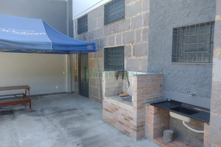 Casa com 892m², 7 dormitórios, 4 vagas, no bairro Petrópolis em Caxias do Sul para Alugar ou Comprar