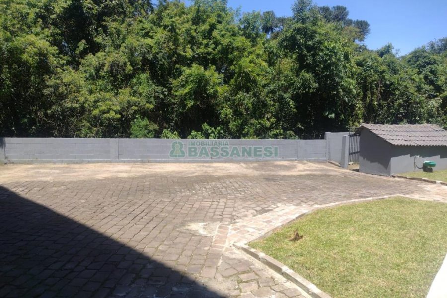 Casa com 892m², 7 dormitórios, 4 vagas, no bairro Petrópolis em Caxias do Sul para Alugar ou Comprar