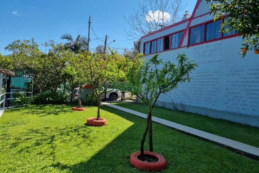 Casa com 172m², 3 dormitórios, no bairro Charqueadas em Caxias do Sul para Comprar
