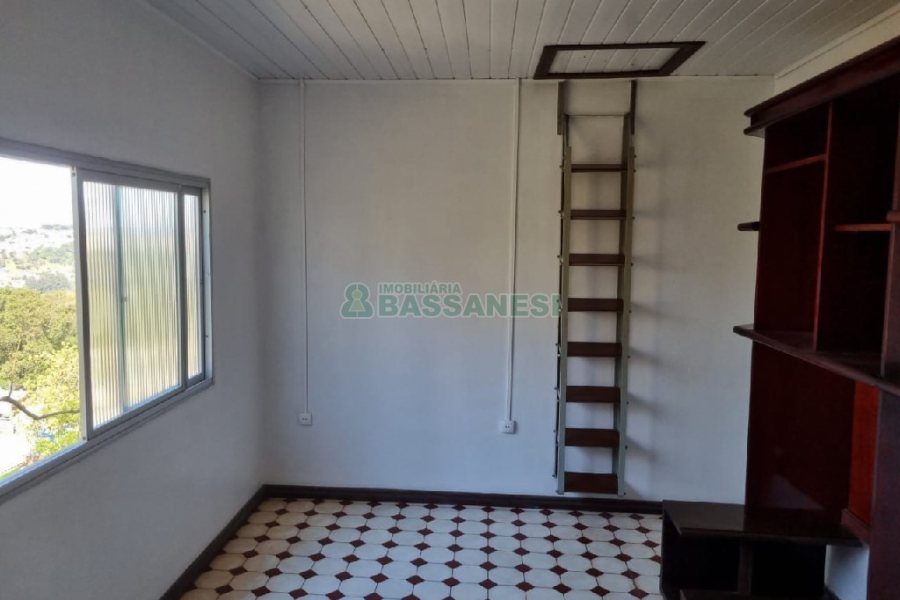 Casa com 172m², 3 dormitórios, no bairro Charqueadas em Caxias do Sul para Comprar