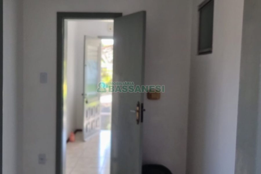 Casa com 172m², 3 dormitórios, no bairro Charqueadas em Caxias do Sul para Comprar