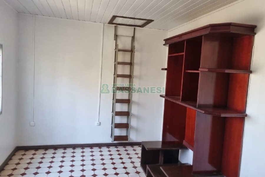 Casa com 172m², 3 dormitórios, no bairro Charqueadas em Caxias do Sul para Comprar