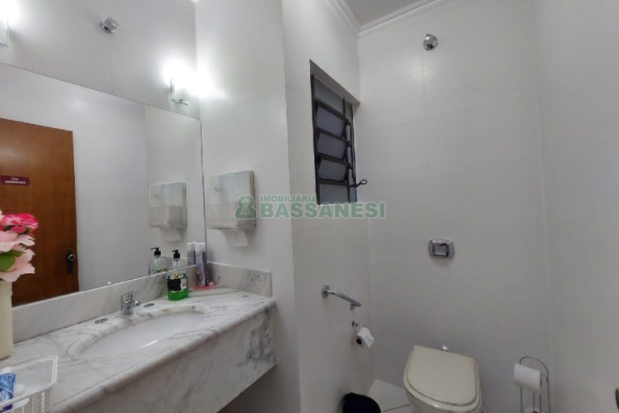 Loja Mobiliada com 120m², no bairro São Pelegrino em Caxias do Sul para Alugar