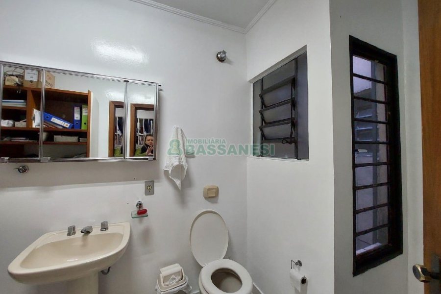 Loja Mobiliada com 120m², no bairro São Pelegrino em Caxias do Sul para Alugar