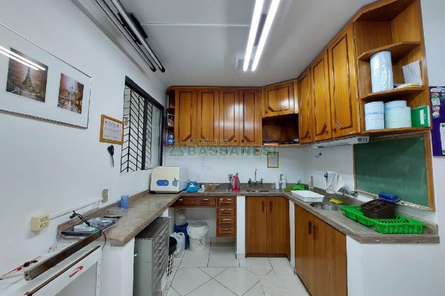 Loja Mobiliada com 120m², no bairro São Pelegrino em Caxias do Sul para Alugar