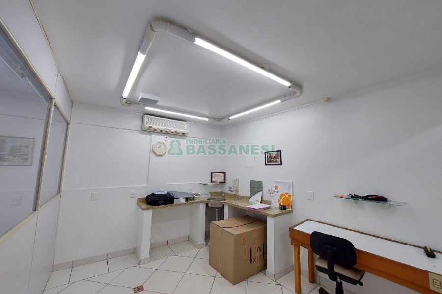 Loja Mobiliada com 120m², no bairro São Pelegrino em Caxias do Sul para Alugar