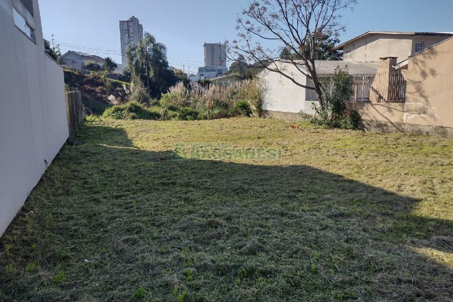 Terreno com 360m², no bairro Desvio Rizzo em Caxias do Sul para Alugar ou Comprar