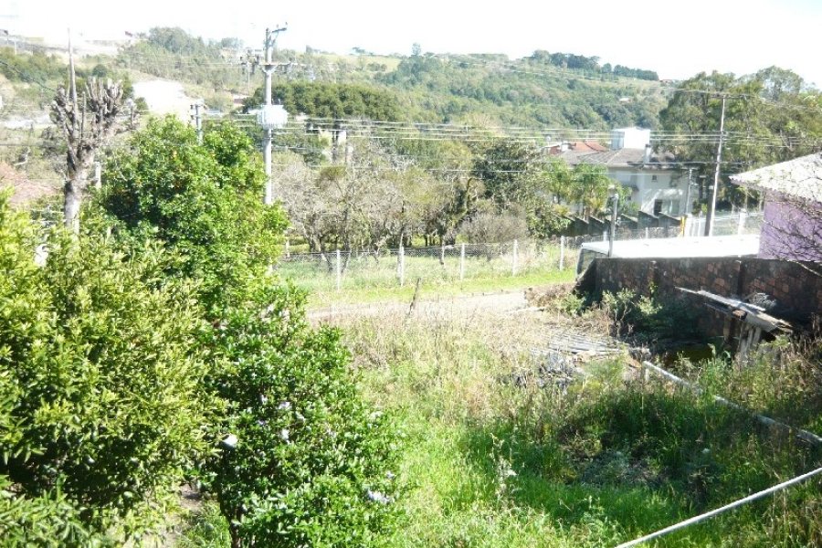 Casa com 76m², 3 dormitórios, 1 vaga, no bairro Colina do Sol em Caxias do Sul para Comprar