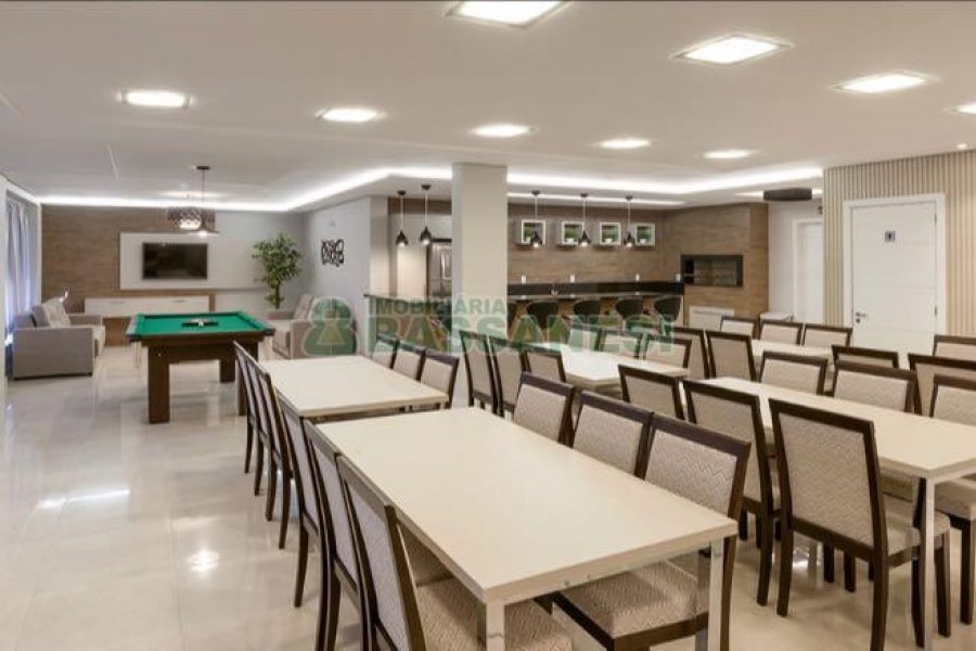 Apto Mobiliado com 85m², 2 dormitórios, 2 vagas, no bairro Panazzolo em Caxias do Sul para Comprar