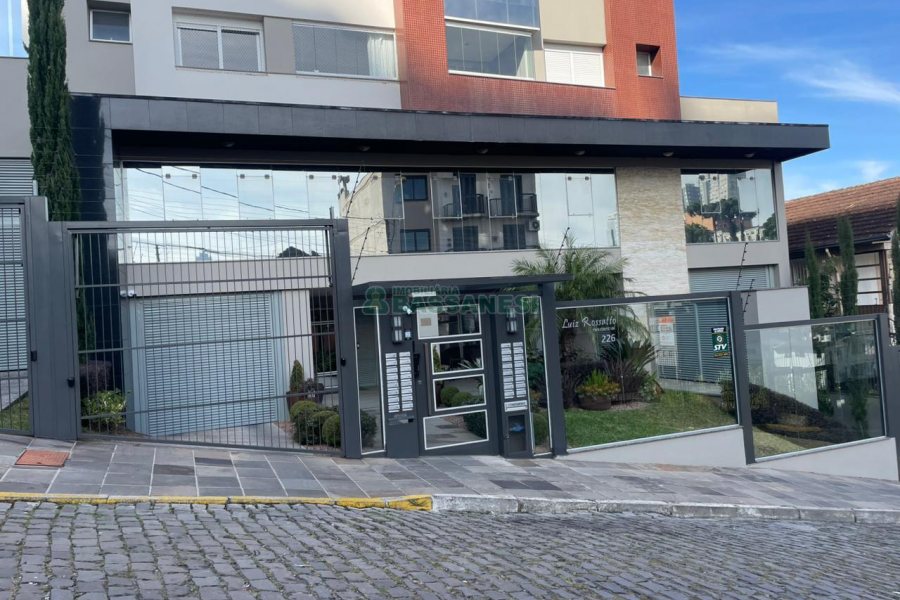 Apto Mobiliado com 85m², 2 dormitórios, 2 vagas, no bairro Panazzolo em Caxias do Sul para Comprar