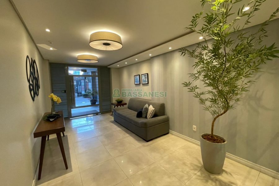 Apto Mobiliado com 85m², 2 dormitórios, 2 vagas, no bairro Panazzolo em Caxias do Sul para Comprar