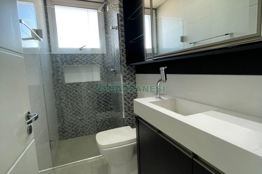 Apto Mobiliado com 85m², 2 dormitórios, 2 vagas, no bairro Panazzolo em Caxias do Sul para Comprar