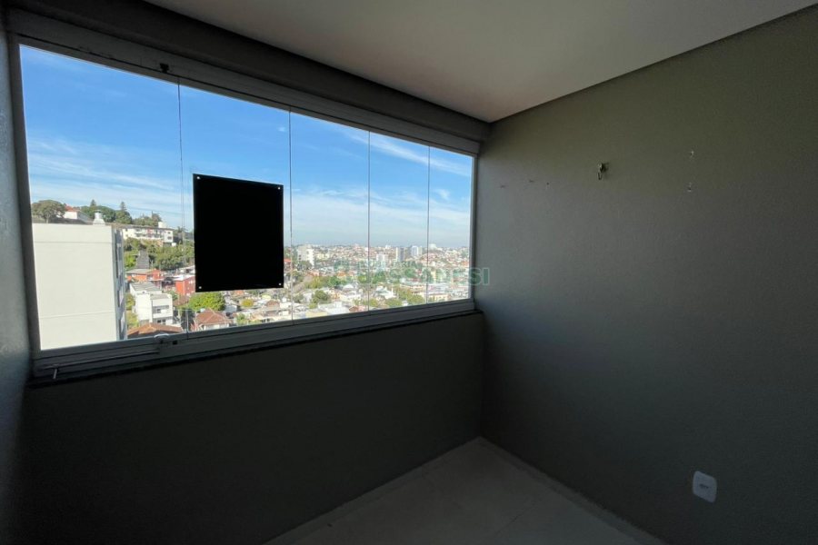 Apto Mobiliado com 85m², 2 dormitórios, 2 vagas, no bairro Panazzolo em Caxias do Sul para Comprar