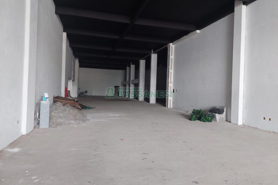 Loja com 740m², no bairro Villagio Iguatemi em Caxias do Sul para Alugar