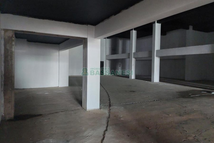Loja com 740m², no bairro Villagio Iguatemi em Caxias do Sul para Alugar