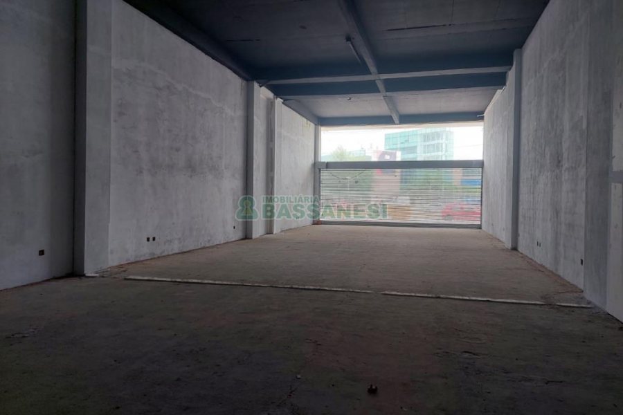 Loja com 740m², no bairro Villagio Iguatemi em Caxias do Sul para Alugar